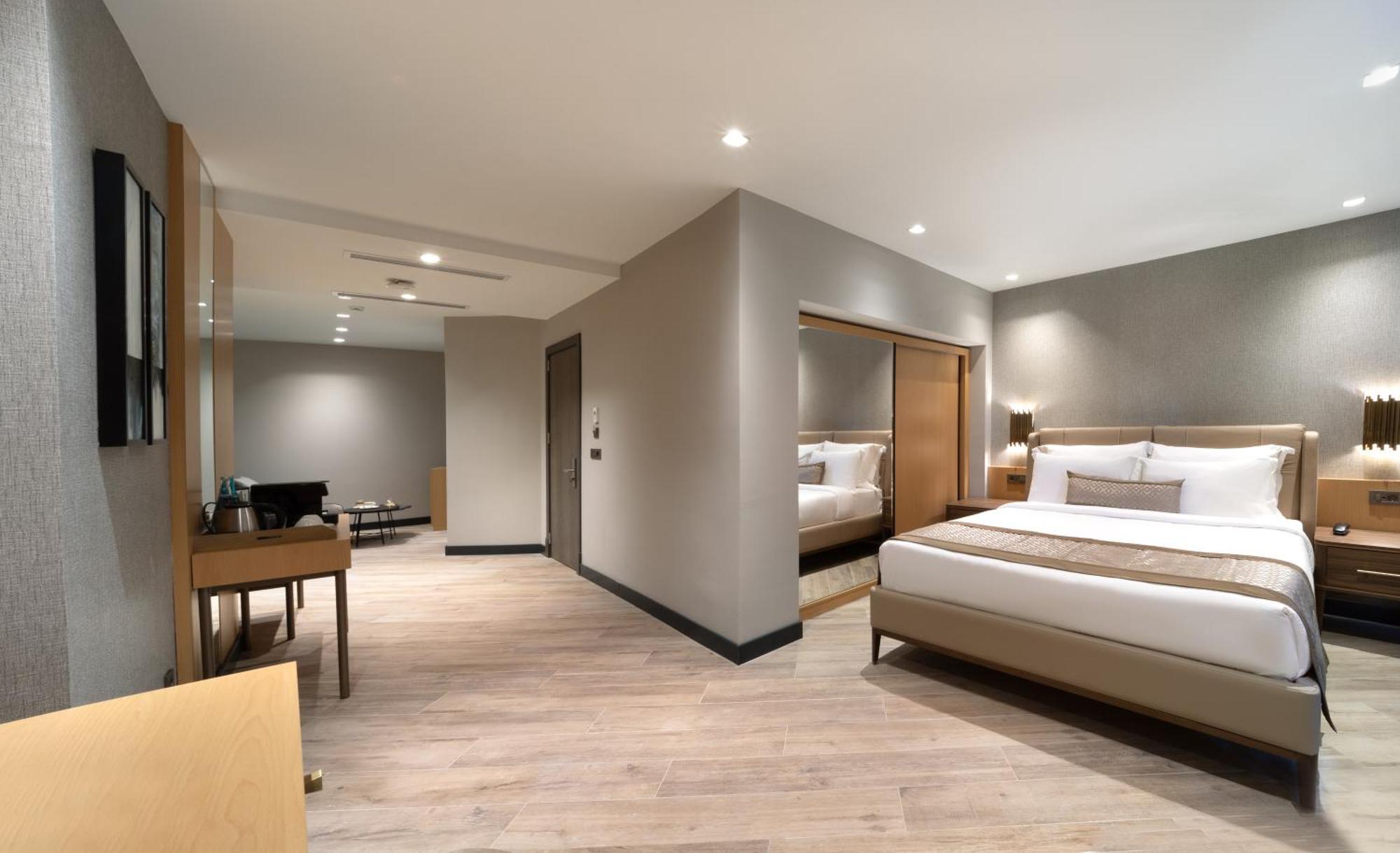Hotel Me By Mula 4*